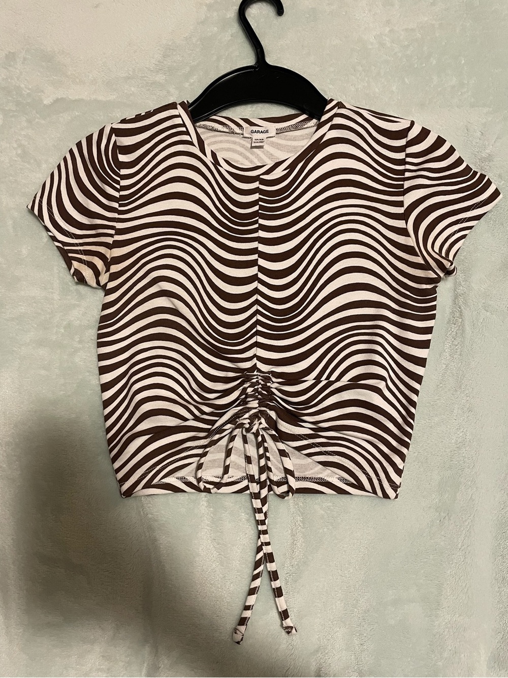 Garage Brown & White Wave-Print Cinch Front Crop Top